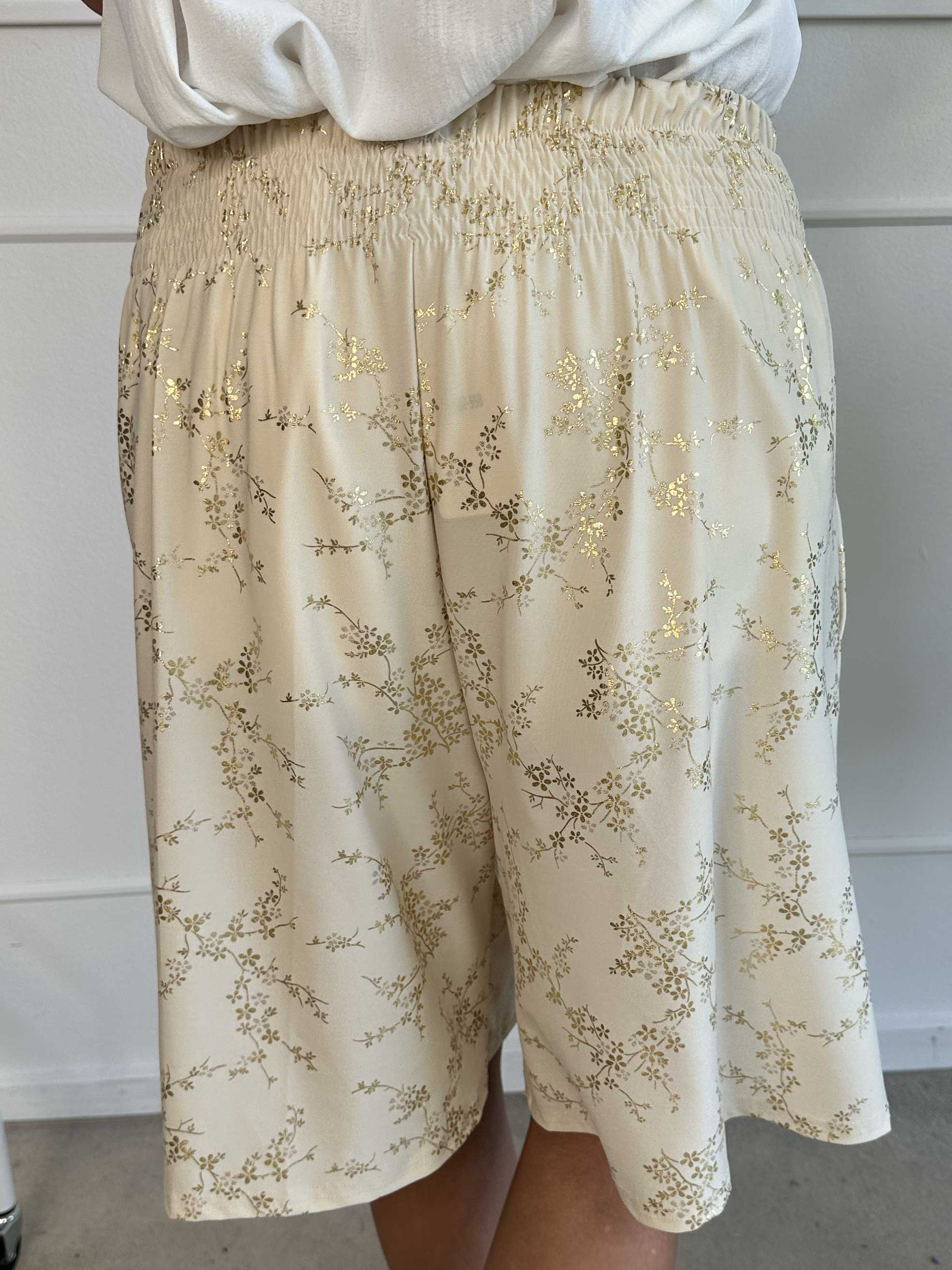 Pams Gold Short Knickers - Shorts i elastiskt tyg med resårkant